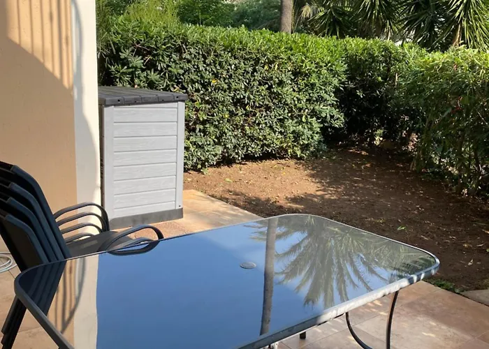 Raphael 4 Etoiles Neuf En Rez De Jardin Privatif