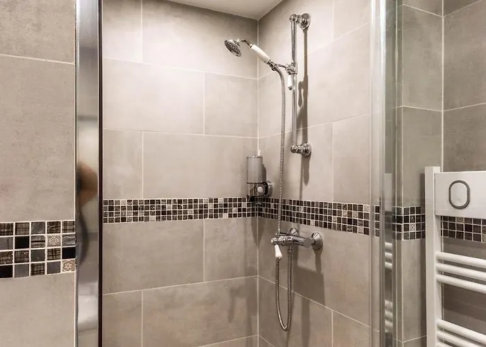 Raphael 4 Etoiles Neuf En Rez De Jardin Privatif Apartman *