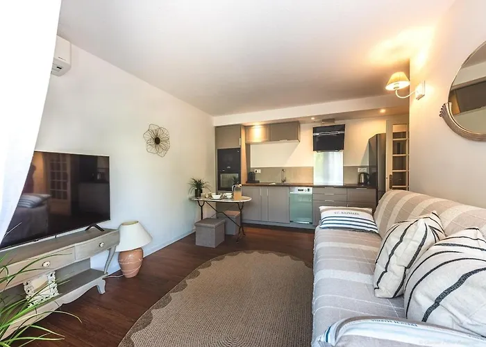 Raphael 4 Etoiles Neuf En Rez De Jardin Privatif Apartman Saint-Raphaël